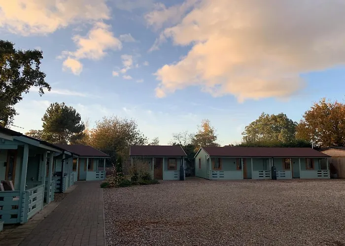 Southernwood - Garden Lodge 2